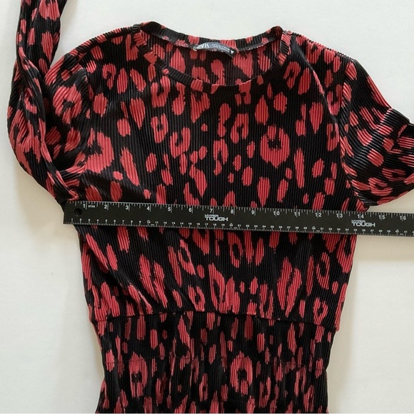 Zara Animal Print Midi Dress Sz S Red Black Leopard Plisse Date Night Pull On - Picture 6 of 9